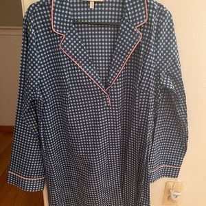 Victoria’s Secret night gown never worn
